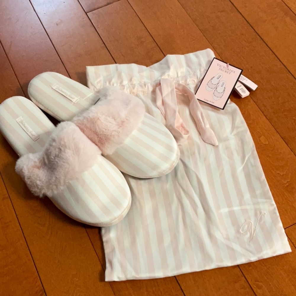 VS slippers NWT